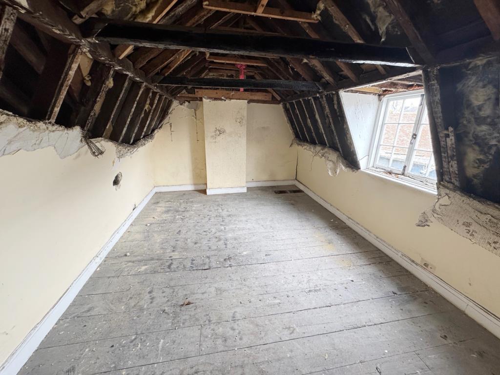 Lot: 55 - DOUBLE FRONTED PERIOD BUILDING IN CITY LOCATION WITH PLANNING FOR TWO STOREY EXTENSION - Second floor room 2